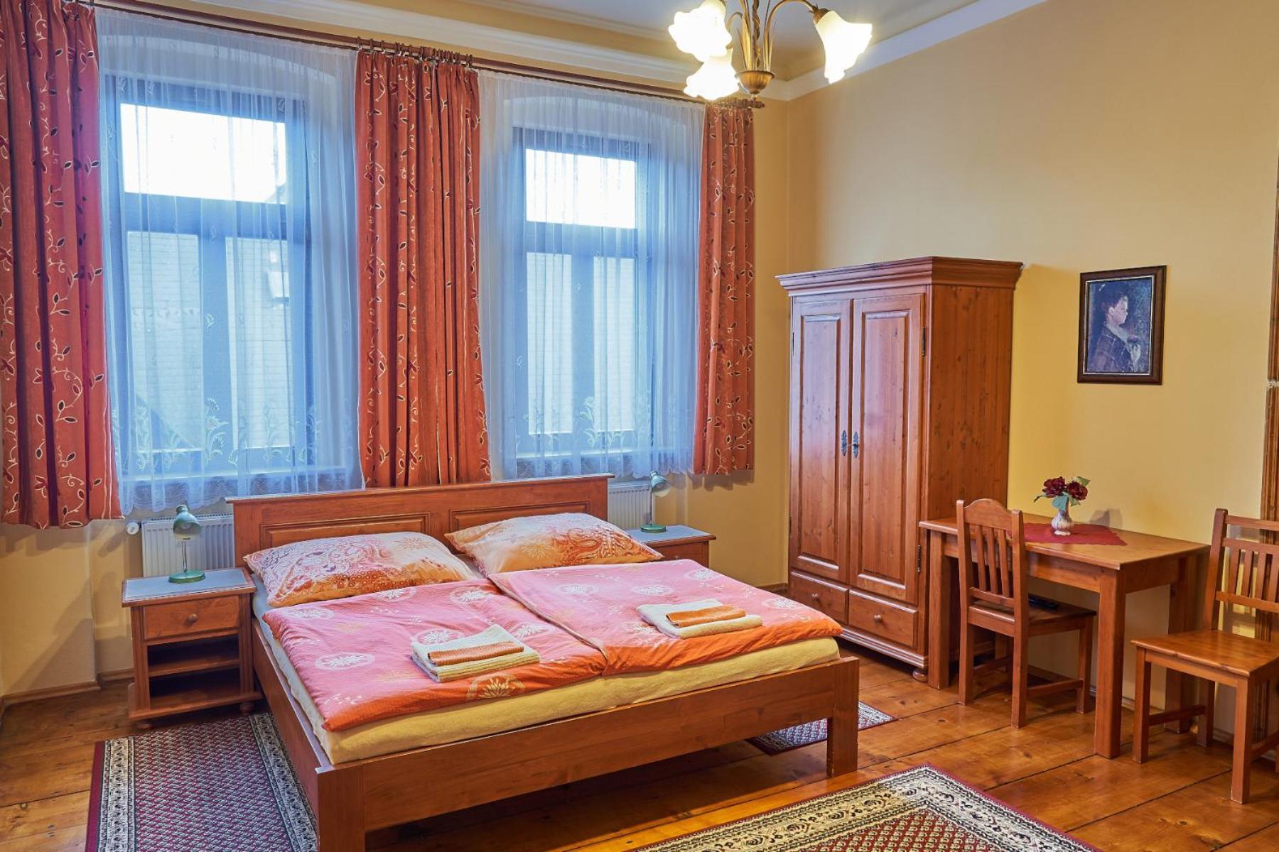 Pension Ulrika - Ubytovani Pod Hradem Loket Exterior foto